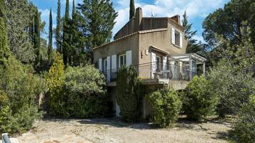 Villa | Exterior