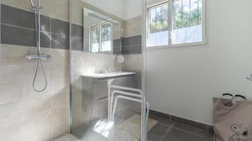 Villa | Bathroom