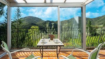 Villa | Balcony