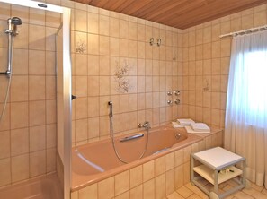 Bathroom - Wohnung in Bad Zwesten am Edersee (Bad Zwesten)