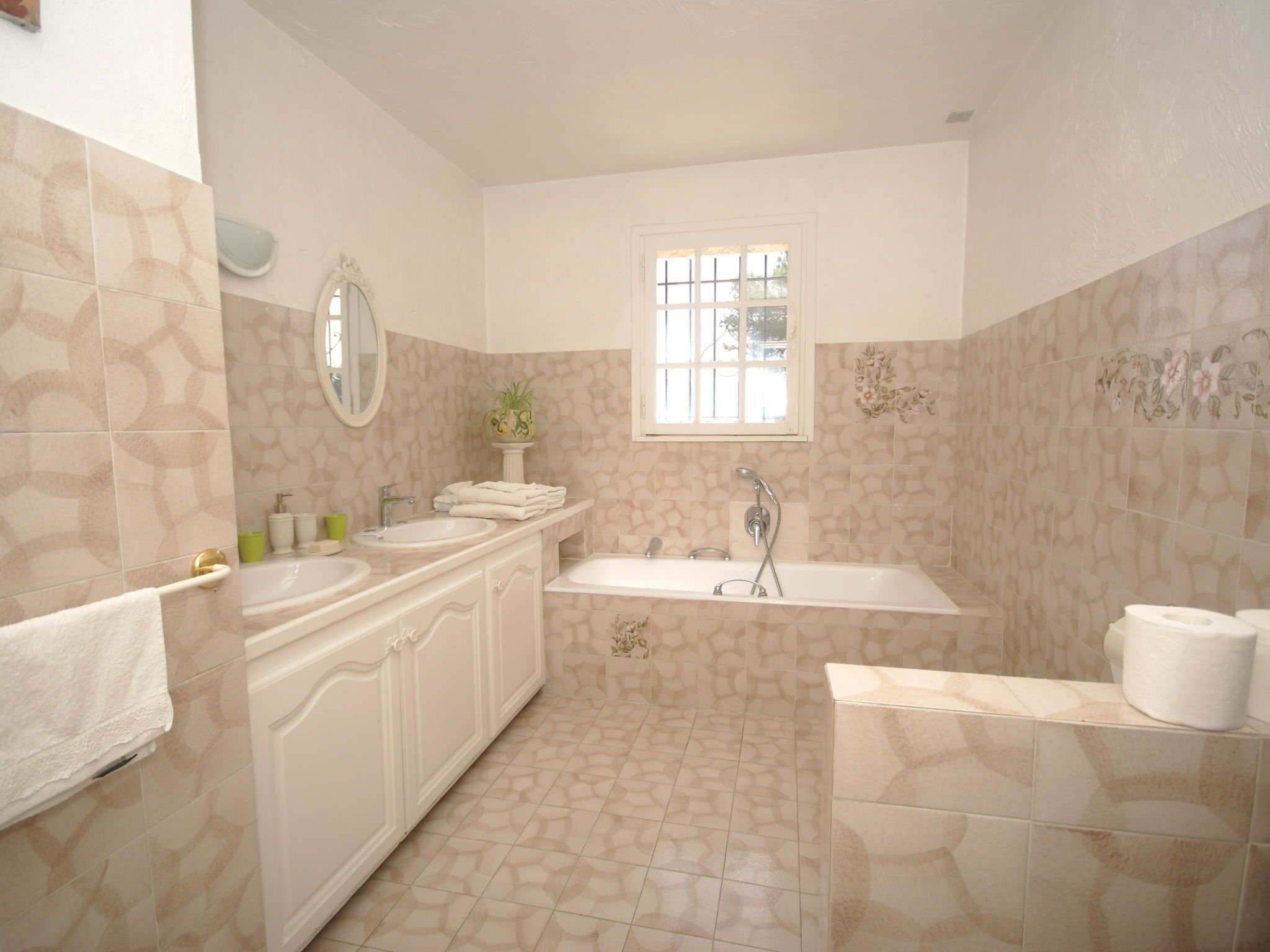 Villa | Bathroom | Bathtub, towels