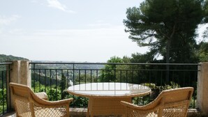 Villa | Balcón