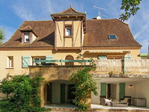 Spacious Villa With Heated Pool, Several Terraces and a lot of Privacy