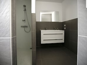 Villa | Bathroom