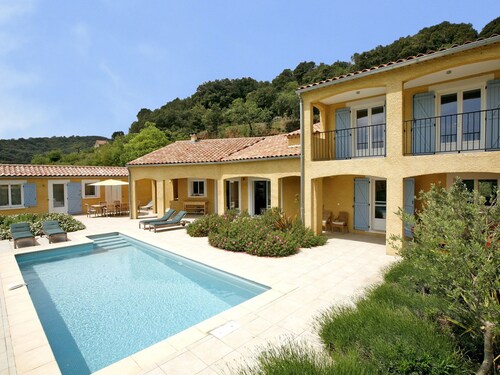 Chic Villa With in Roquebrun Swimming Pool