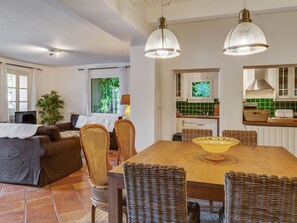 Unclassified image, 4 of 32, button - Serene Holiday Home in Carpentras With Private Swimming Pool (Carpentras)