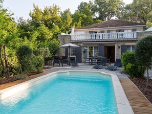 Exterior - Serene Holiday Home in Carpentras With Private Swimming Pool (Carpentras)
