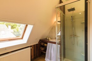 House | Bathroom - Holiday Home in Dordogne With Pool (Thenon)