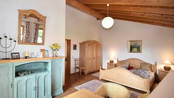 4 bedrooms, individually furnished, iron/ironing board, bed sheets