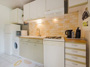 House | Private kitchen | Highchair - Peaceful Poolside Retreat (Les Salelles)