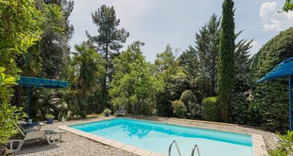 Peaceful Poolside Retreat