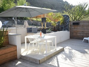 Villa | Balcony - Elegant Villa With Private Pool (Les Vans)