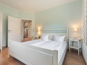 Rumah | 2 kamar tidur dan dilengkapi dengan perabotan berbeda-beda