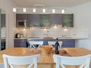 House | Private kitchen - Holiday Home in Zierow Near Baltic Sea Beach (Zierow)