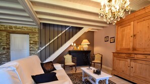 House | Living room - Holiday Home Near Mont Saint-michel (La Barre-de-Semilly)