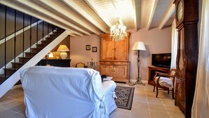 House | Living room - Holiday Home Near Mont Saint-michel (La Barre-de-Semilly)