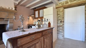 House | Private kitchen - Holiday Home Near Mont Saint-michel (La Barre-de-Semilly)