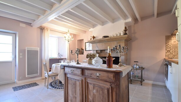 House | Private kitchen - Holiday Home Near Mont Saint-michel (La Barre-de-Semilly)