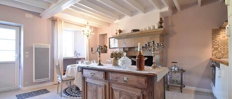 單棟房屋 | 私人廚房 | 高腳椅