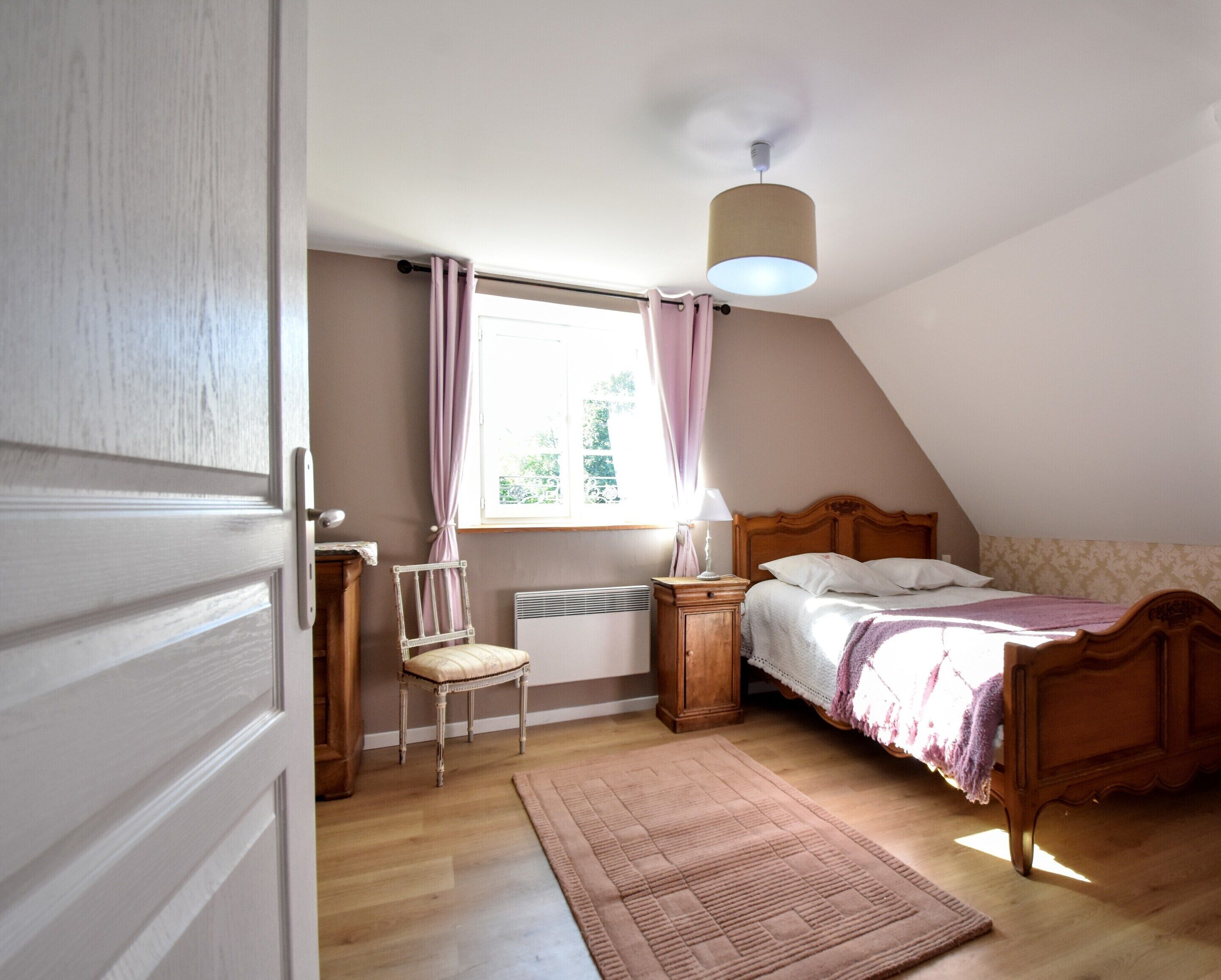 House | 2 bilik tidur, dilengkapkan perabot secara berasingan, cadar katil 