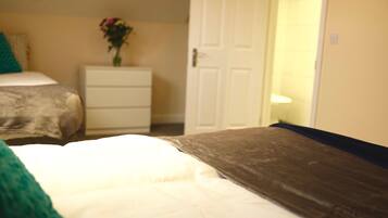 Apartment | 4 bedrooms, free WiFi