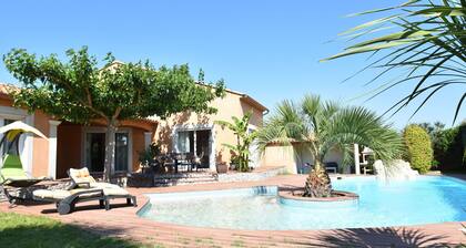 Luxury Holiday Home in Pierrerue With Private Pool & Centre Nearby