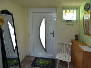 House | Reception - Holiday Home in Kimmelsbach With Terrace, Garden, Sauna, Pond (Bundorf)