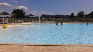 Unclassified image, 3 of 38, button - Modern Villa in Vallon-pont-d'arc With Swimming Pool (Vallon-Pont-d'Arc)