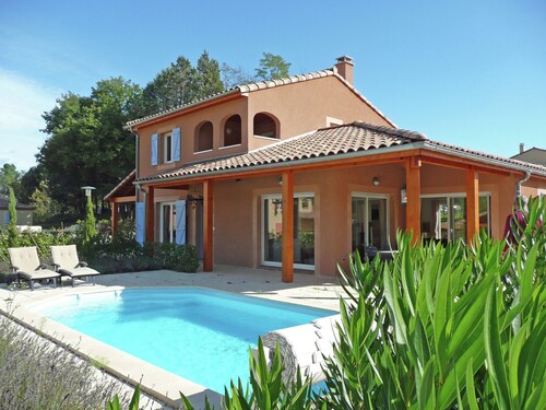 Modern Villa in Vallon-pont-d'arc With Swimming Pool