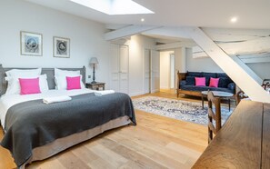 5 bedrooms, in-room safe, iron/ironing board, free WiFi