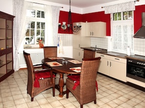 Apartamento | Cozinha privada | Cadeirão de bebê