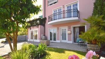 Apartment | Exterior