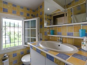 Villa | Bathroom | Shower - Classy Holiday Home With Swimming Pool, Bbq, Terrace, Garden (Peymeinade)