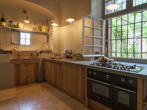 Private kitchen - Country House in Cenevieres by River Lot (Cenevieres)