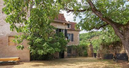 Country House in Cenevieres by River Lot