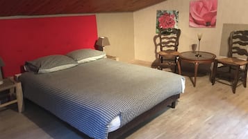 3 bedrooms, individually furnished, iron/ironing board, bed sheets