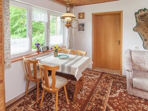 House | Dining - Fireplace Stay With Views (Steinbach-Hallenberg)