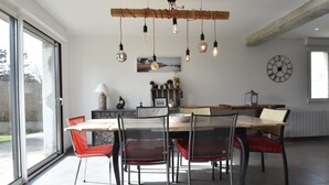 Dining - Beautiful, Renovated Cottage With Garden 500 Meters From the Beach (Agon-Coutainville)
