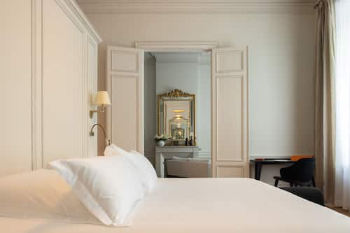 La Suite Foch | Minibar con snack e bevande gratuite, una cassaforte in camera