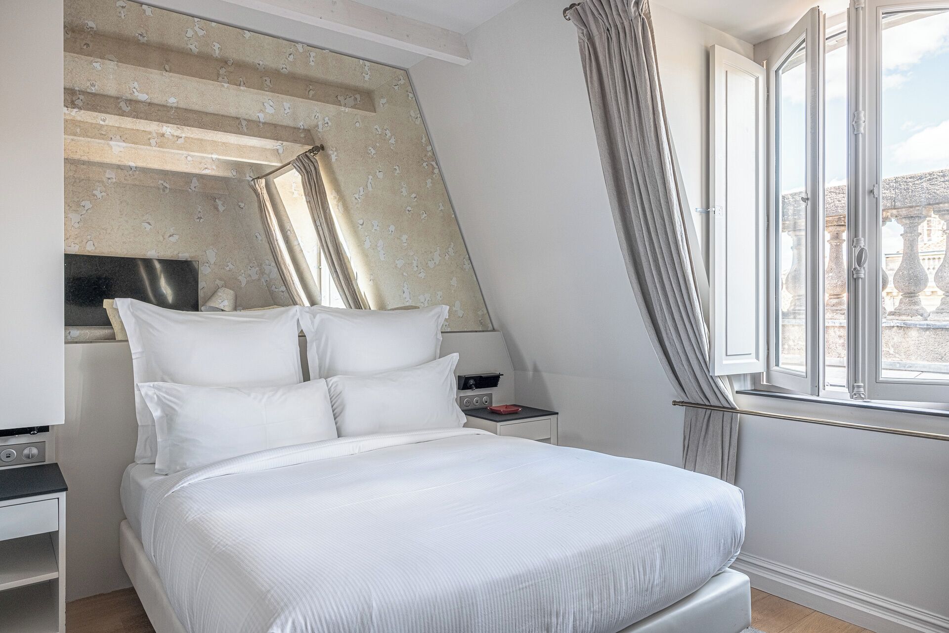 Cosy (mansarded) | Free minibar, in-room safe, soundproofing, iron/ironing board