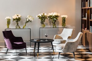 Lobby sitting area - Villas Foch (Bordeaux)