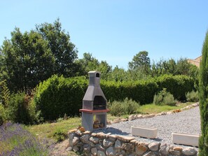 Garden - Quiet Holiday Home in Les Vans With Pool (Les Vans)