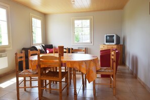 Dining - Quiet Holiday Home in Les Vans With Pool (Les Vans)