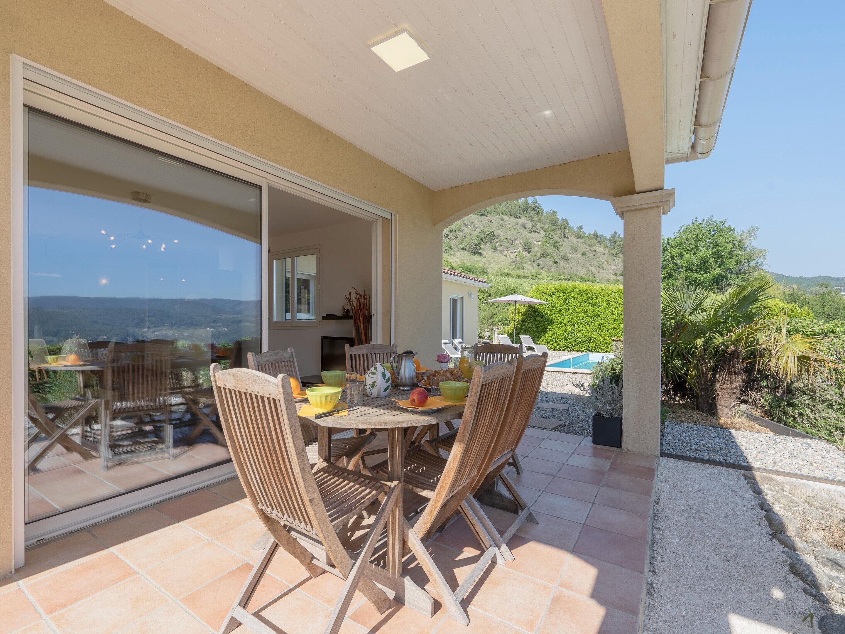 Villa | Balcón