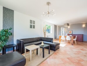 Living room - Charming Villa Near Les Vans (Les Vans)