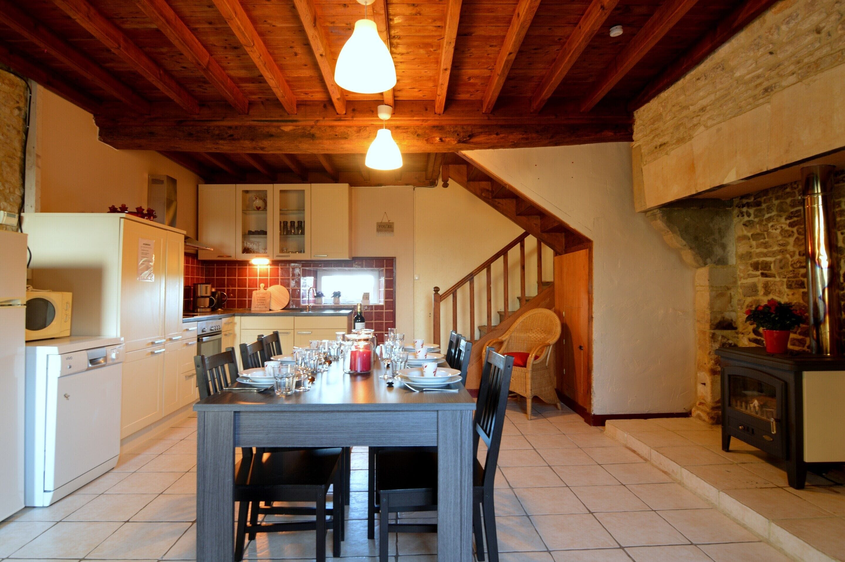Casa | Cocina privada | Placa de cocina y trona infantil