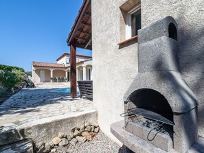 Exterior - Luxurious Villa With Private Swimming Pool and Beautiful View of Minervois (Oupia)