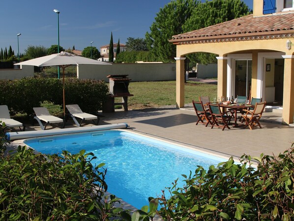 Outdoor pool, a heated pool - Spacious Villa Near Villemoustaussou With Pool (Villemoustaussou)