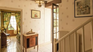 Unclassified image, 5 of 23, button - Historic Tower Home in Brignac (Brignac-la-Plaine)