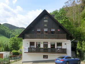 Balcony - Spacious Apartment With two Living Areas - Balcony, Garden and Much More (Herzberg am Harz)